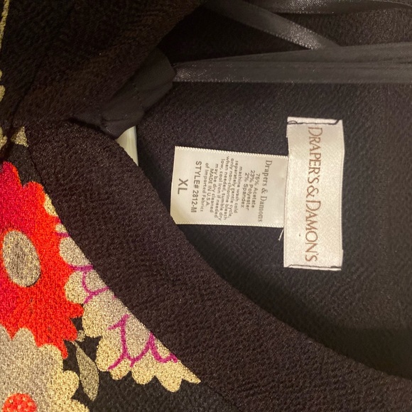 Drapers and Damons, medium, two piece ladies, dressy pantsuit - Picture 6 of 7